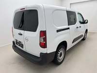 Pogled od pozadi desno