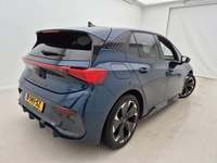 Pogled od pozadi desno