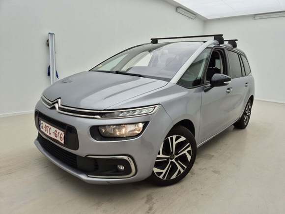 Pogled od napred levo