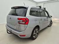 Pogled od pozadi desno