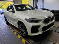 Skats no labās puses priekšā