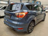 Skats no labās puses aizmugurē