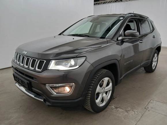 Pogled od napred levo