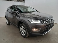 Pogled sprijeda desno