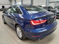 Vue de l’arrière gauche