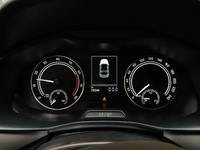 Pohľad na združený prístroj na palubnej doske