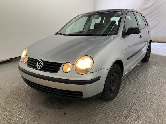 Вид спереди слева