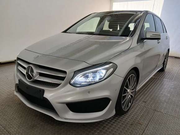 Pogled sprijeda lijevo