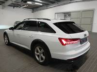 Vue de l’arrière gauche