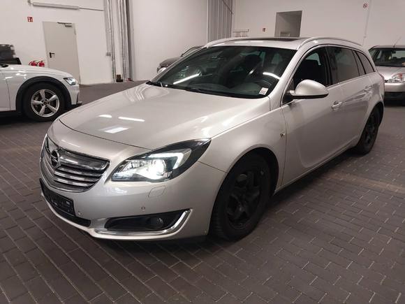 Vue de l’avant gauche