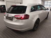 Vue de l’arrière droit