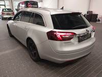 Vue de l’arrière gauche