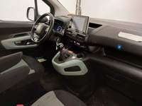 Вид на салон