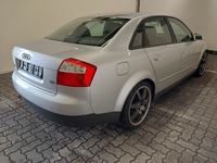 Pogled od pozadi desno