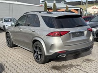 Aanzicht achter links