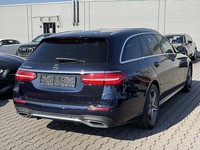 Aanzicht achter rechts