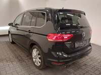 Vaade tagant vasakult