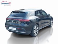 Skats no labās puses aizmugurē