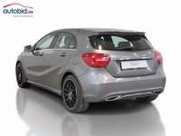 Vista traseira esquerda