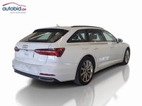 Skats no labās puses aizmugurē