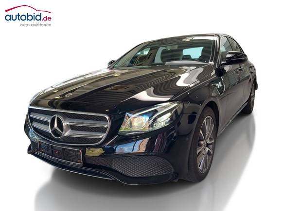 Вид спереди слева