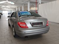 Widok z tyłu po stronie lewej