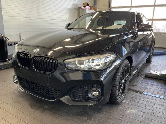 Skats no kreisās puses priekšā