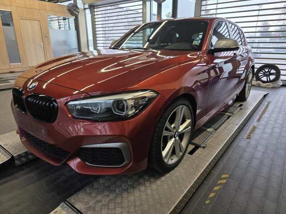 Pogled od napred levo