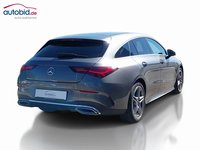 Skats no labās puses aizmugurē