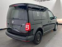 Изглед отзад отдясно