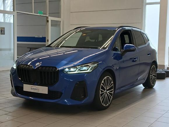 Vue de l’avant gauche