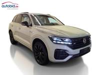 Skats no labās puses priekšā