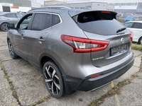 Vue de l’arrière gauche