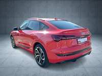 További képek a karosszériáról