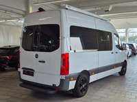 Aanzicht achter rechts