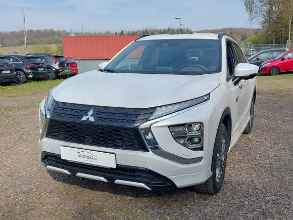 Вид спереди слева