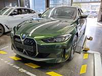 Pogled od napred levo