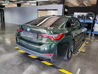 Pogled od pozadi desno