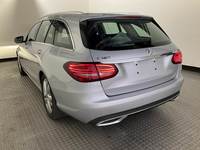 Widok z tyłu po stronie lewej