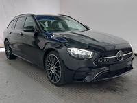 Pogled sprijeda desno