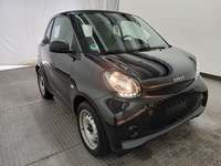 Pogled sprijeda desno