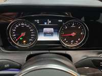 Pohled na přístrojovou desku