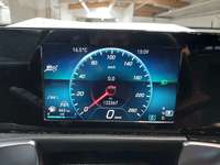 Pohled na přístrojovou desku