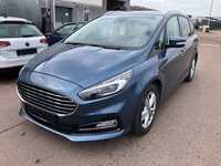 Вид спереди слева