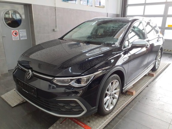 Вид спереди слева