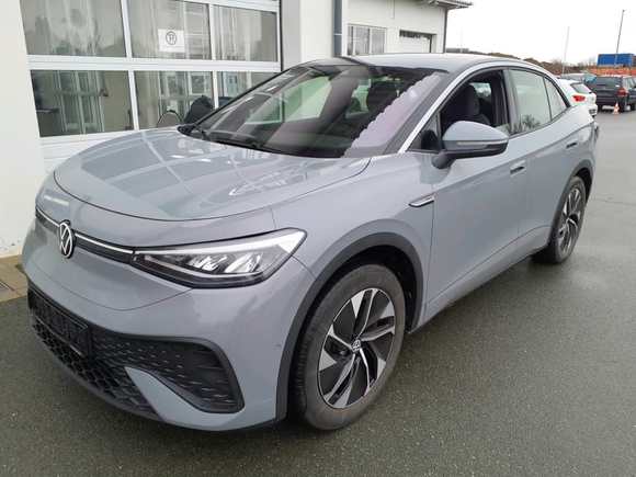 Вид спереди слева