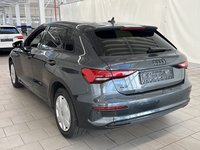 Vue de l’arrière gauche