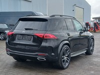 Изглед отзад отдясно