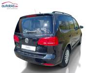 Skats no labās puses aizmugurē