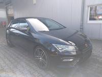 Pogled sprijeda desno